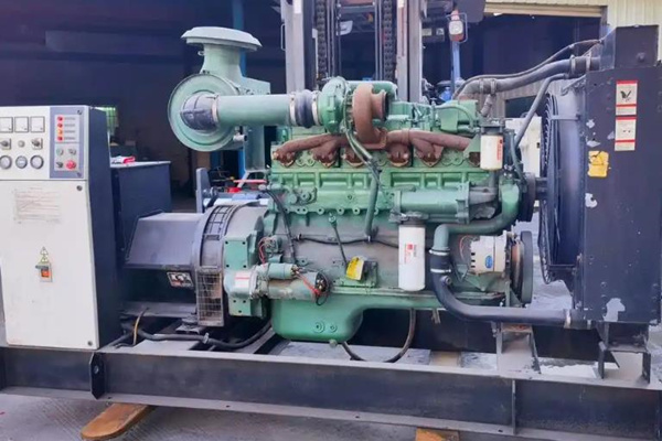 怎么從康明斯發電機組的機油壓力表看故障所在部位？